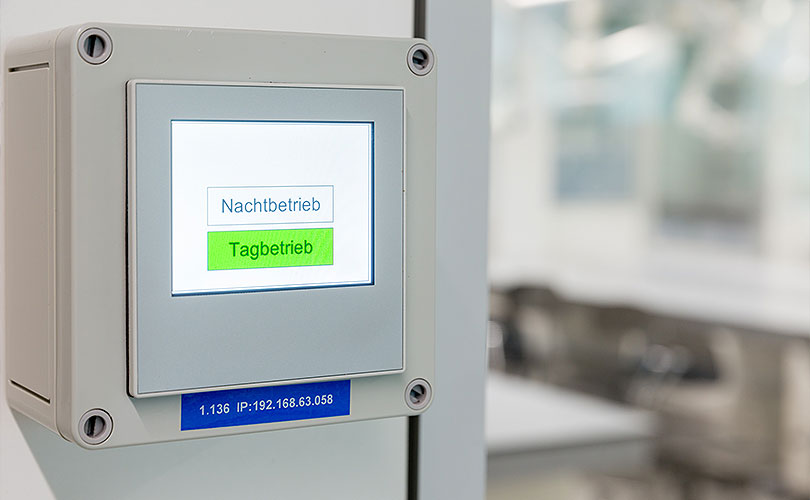 Tag Nacht über Taster