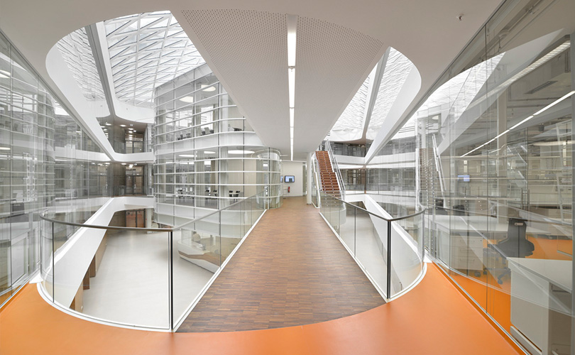MPI in Köln Gebäude Innenraum