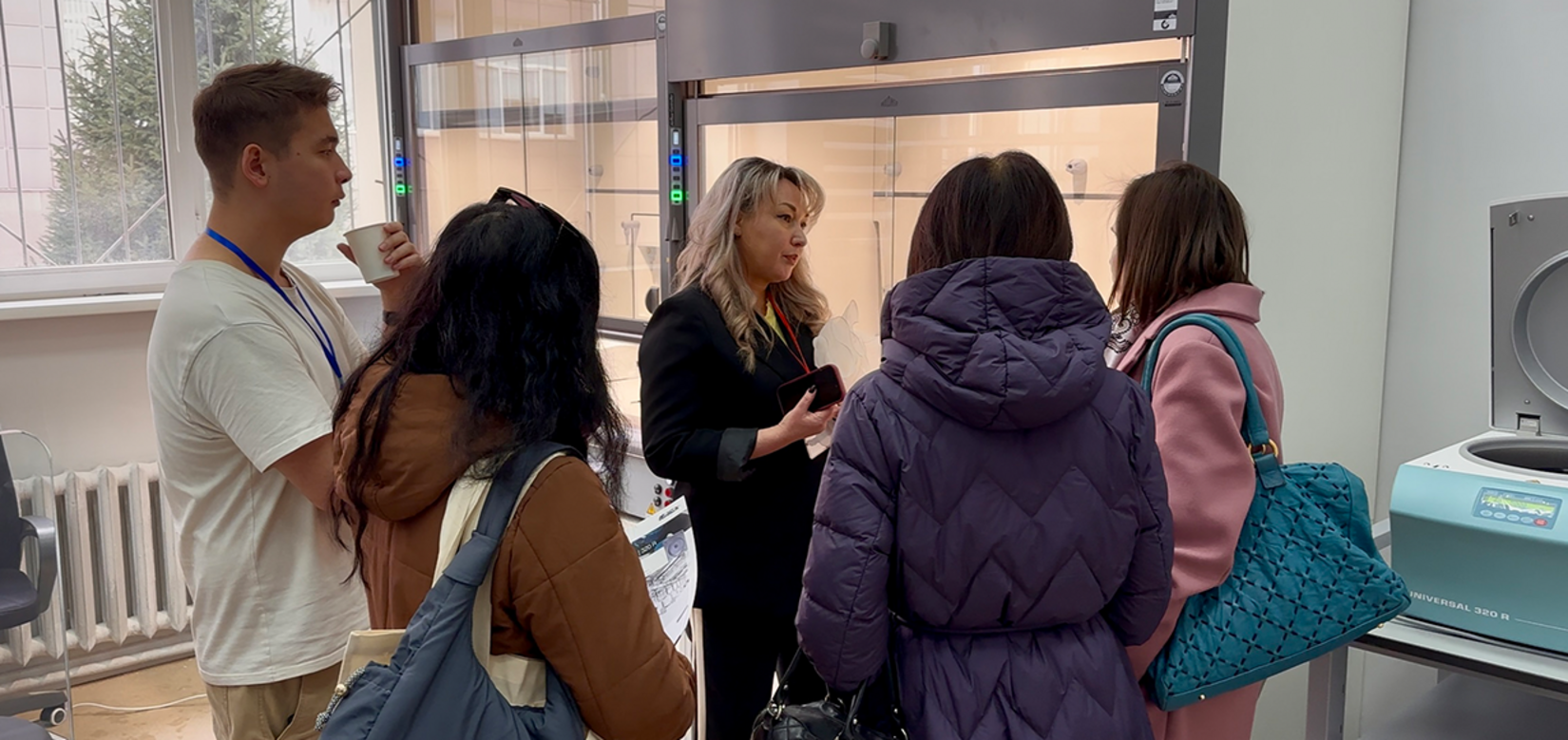 Flyer beim Showroom in Kasachstan