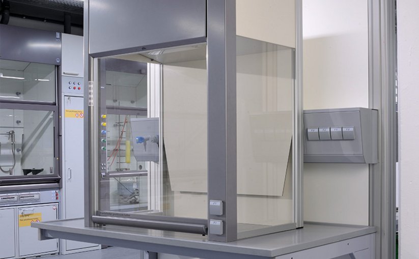 Mobile fume hood MobilAir for more flexibility