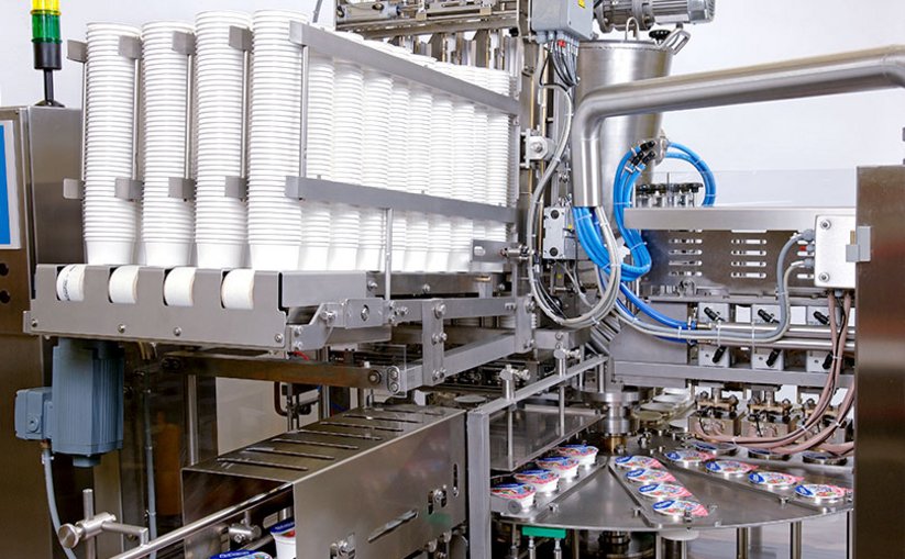 Filling machine with rotary system