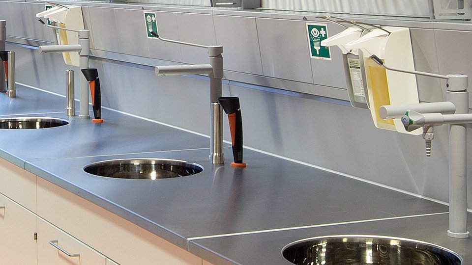 Für hygienisches Arbeiten - Laborspülen