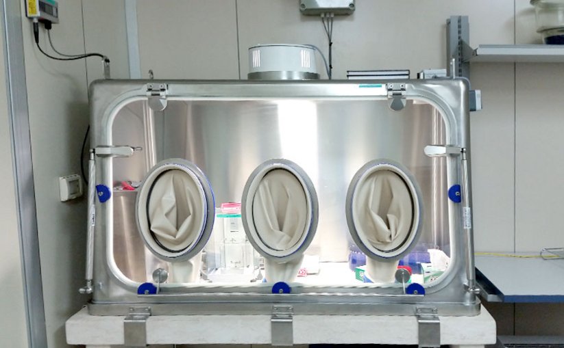 Glovebox