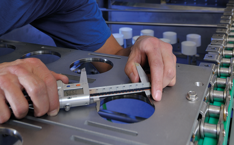 Präzise Messung und Kontrolle einzelner Bauteile während der Wartung