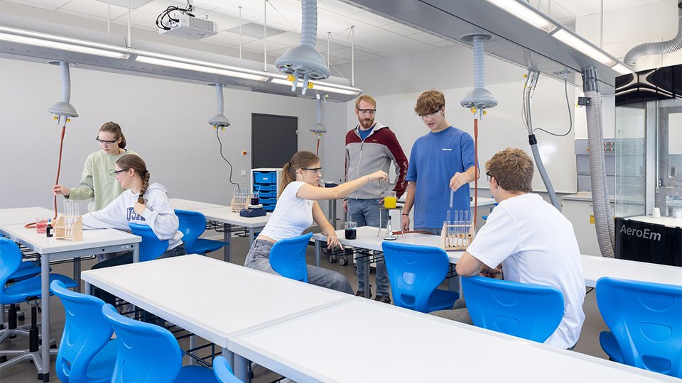 Laboratory classroom with integrated media wing
