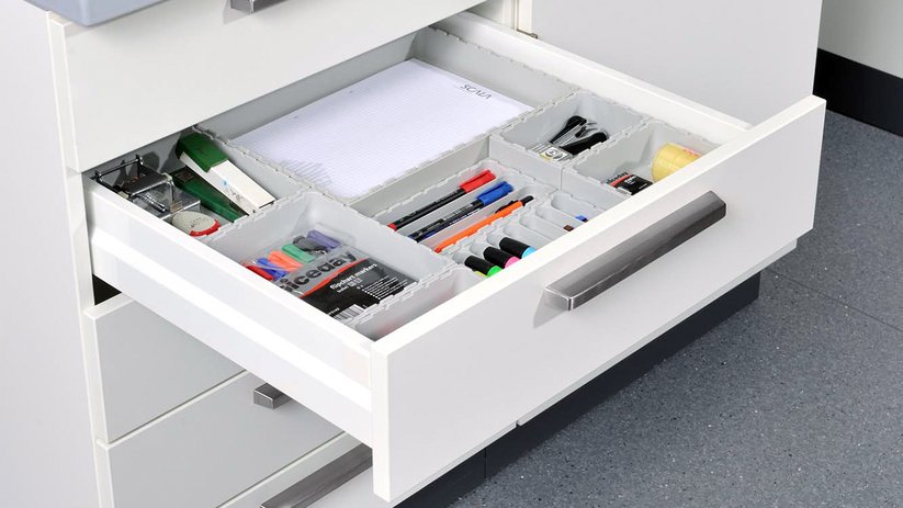 Drawer with organizer
