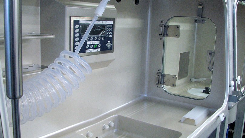 Glovebox in chemical industry