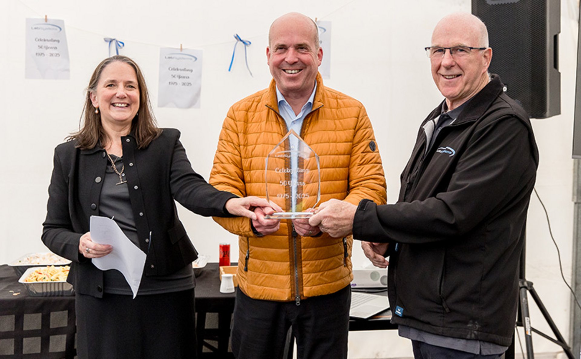 ochen Frueh (CEO Waldner Group, in the middle)with Vicki and Max Arbrew