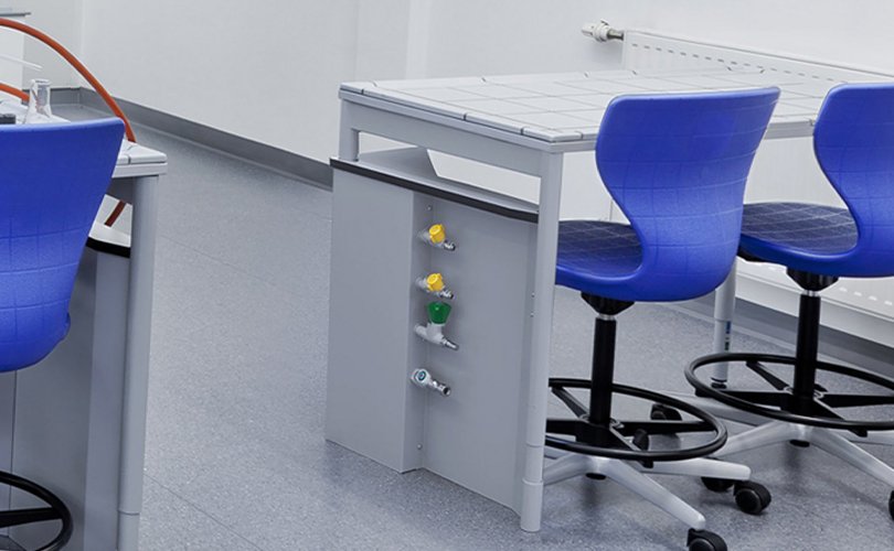 Media connection module on a lab table