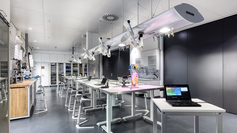 Lernstation mit Laborabzügen
