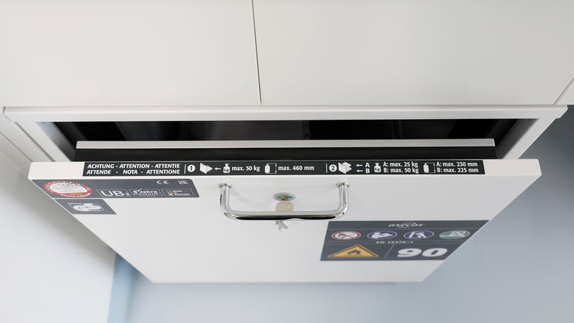 Laboratory cabinet with notes