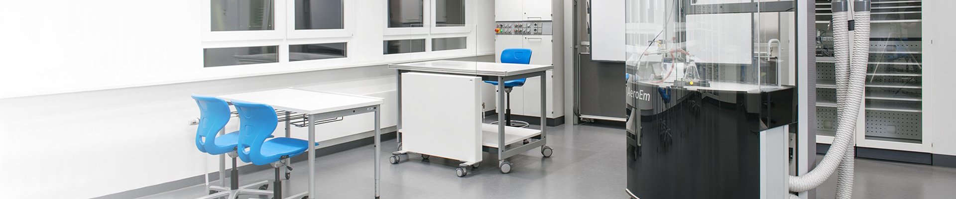 Modern laboratory with AeroEm extraction system