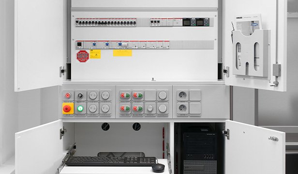 Technical connection unit for lab utilities