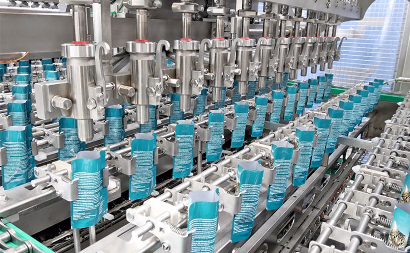 Pet food packing